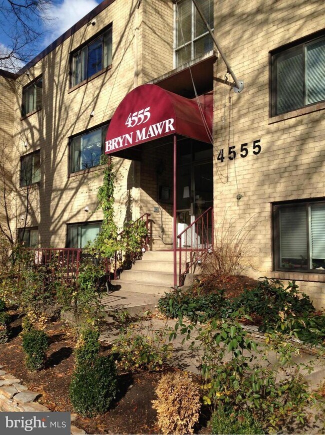 Building Photo - 4555 MacArthur Blvd NW
