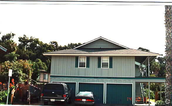Building Photo - 912-914 Sandpiper Ct