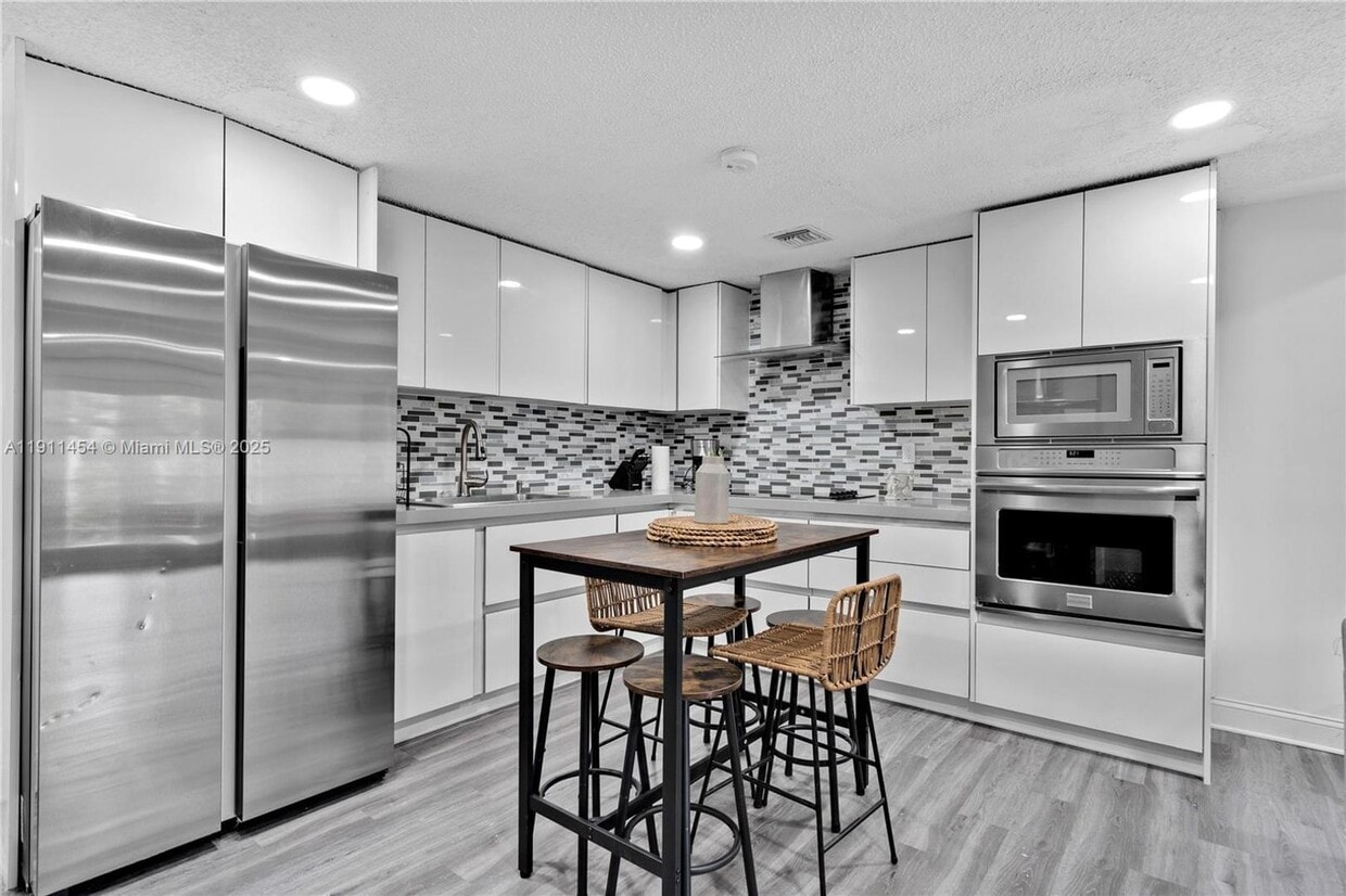 Foto principal - 1841 SW 29th Ave