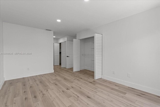 Building Photo - 3737 Alcantara Ave