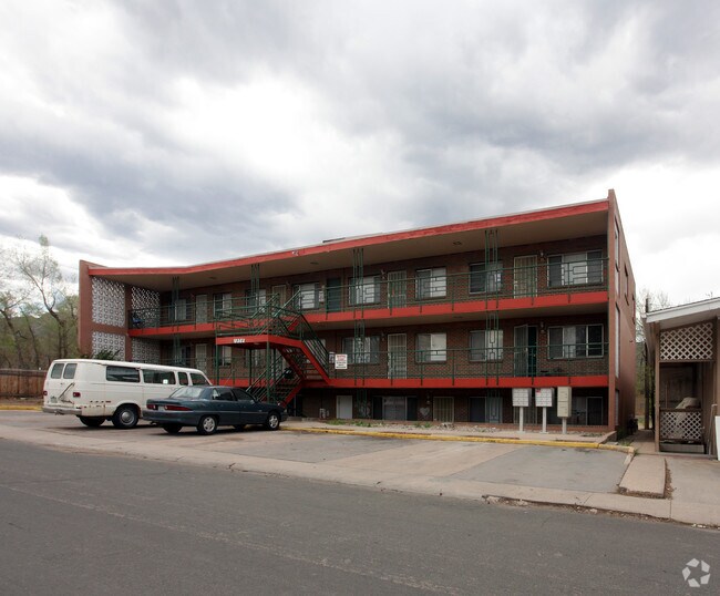 Building Photo - 1808 St. Elmo Ct