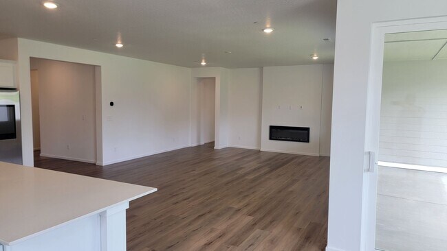 Foto del edificio - Brand New 3-Bedroom Home In Eagle Ridge