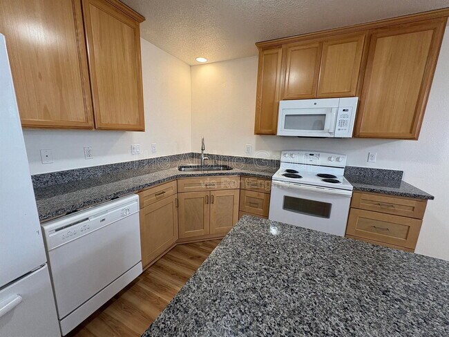 Foto del edificio - 210 NW Connell Ave
