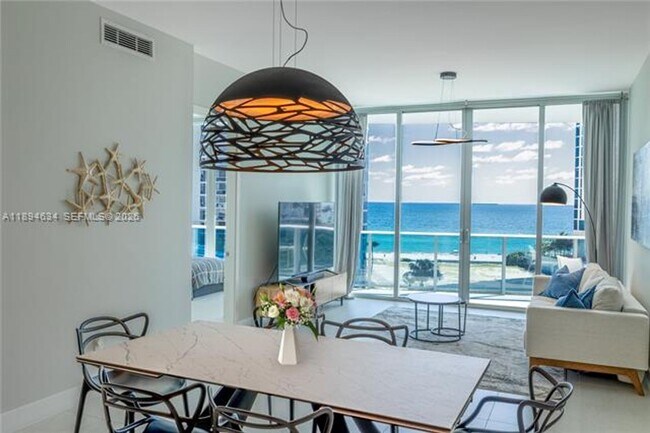 Foto del edificio - 17550 Collins Ave