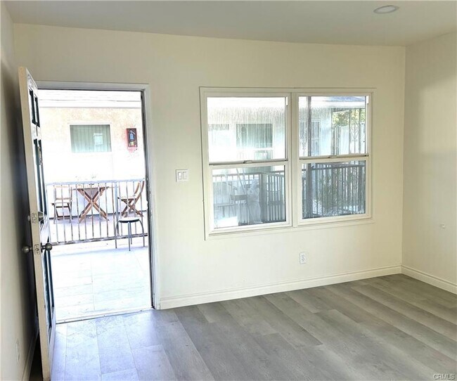 Foto del edificio - 476 E Woodbury Rd