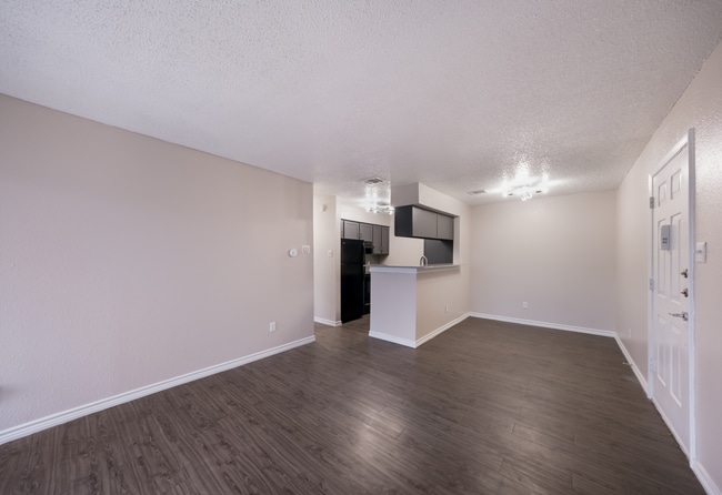 Living Room A2 1BD 1BA-VatSoCo-001.jpg - V at SoCo