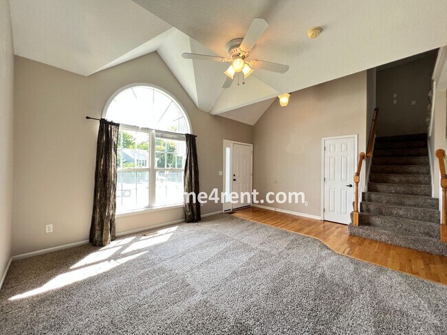 Foto del edificio - Wonderful Northland Home w/ Hardwood Floors and Plenty of Space!!