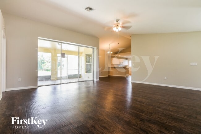 Foto del edificio - 2166 Boca Chica Ave