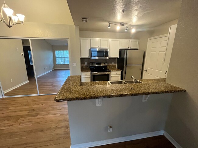 Building Photo - ***NEWLY RENOVATED 3BD/2BA HOME IN ORANGE ...