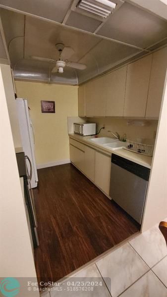 Building Photo - 3401 Bimini Ln