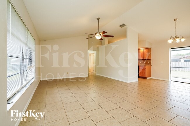 Foto del edificio - 17460 Oriole Rd