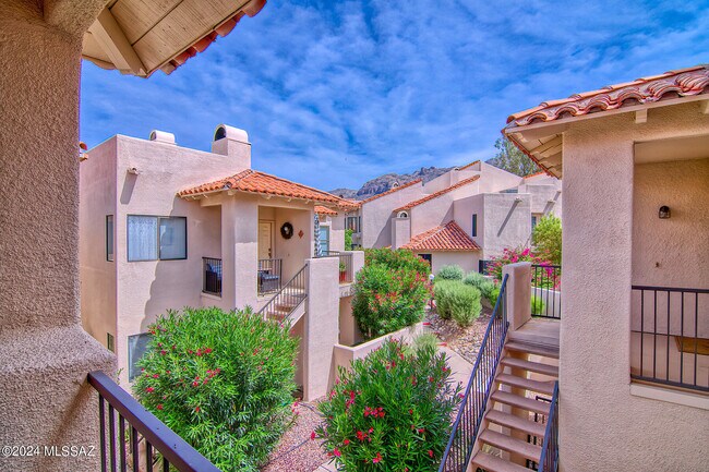 Building Photo - 6308 N Vuelta Tajo