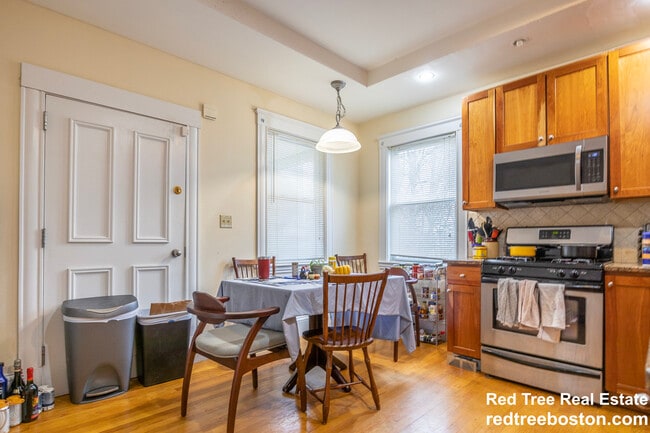 Building Photo - 30 Cobden St