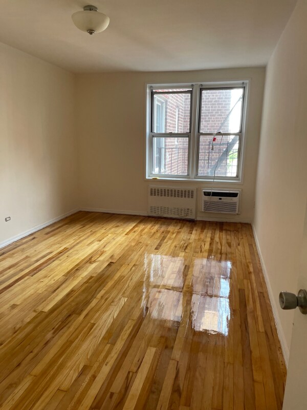 Building Photo - 2665 Homecrest Ave