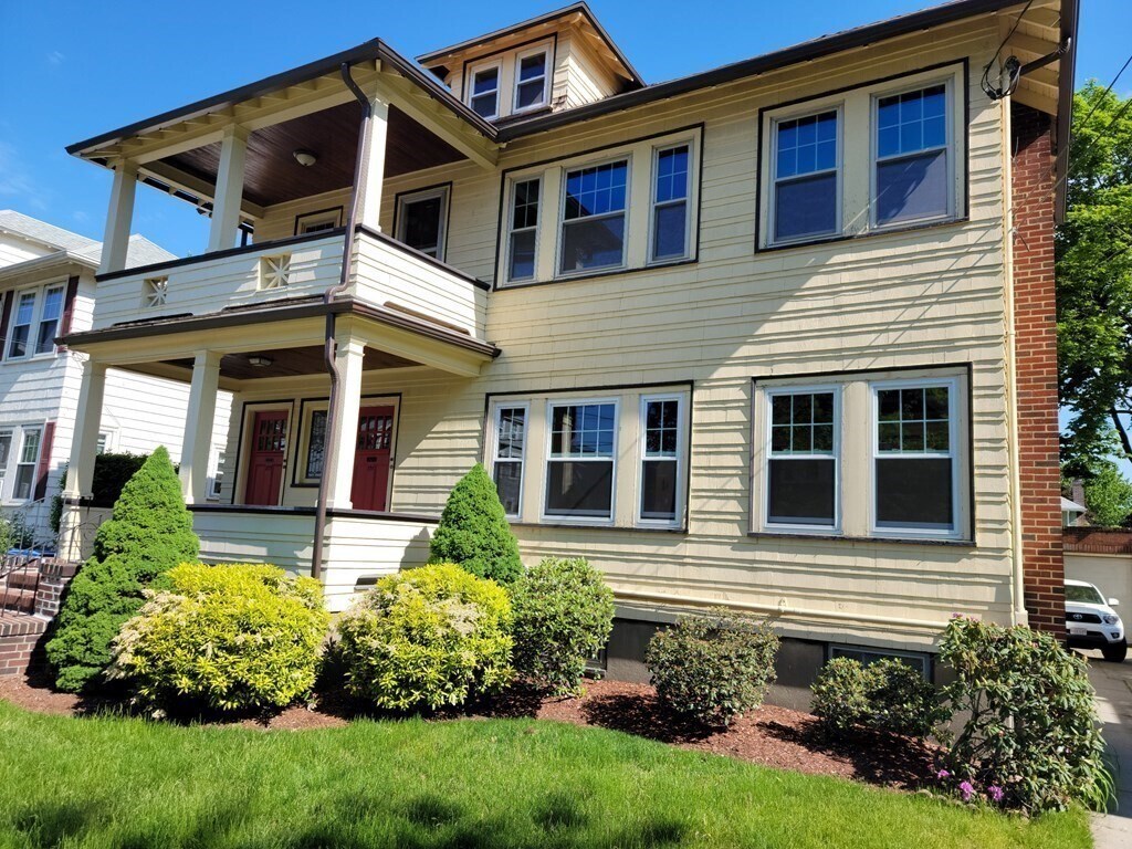 Primary Photo - 131 Fairview Ave
