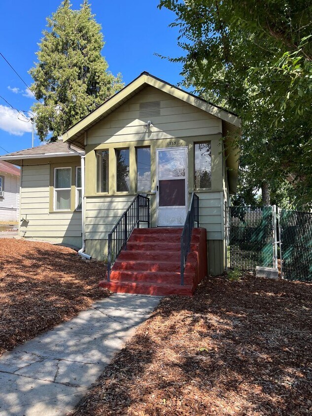 Primary Photo - 3 Bedroom House