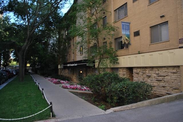 Building Photo - 2630 N Hampden Ct