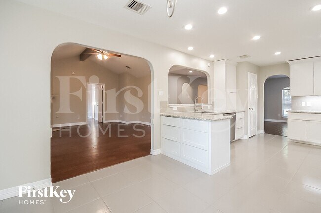 Foto del edificio - 17110 Yeoman Way