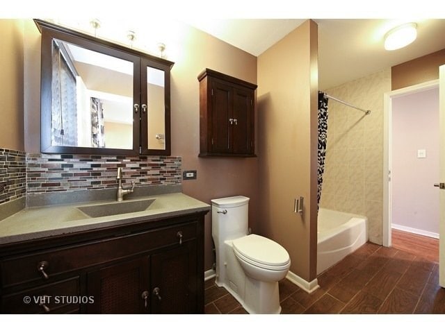 Foto del edificio - 21W154 Canary Rd
