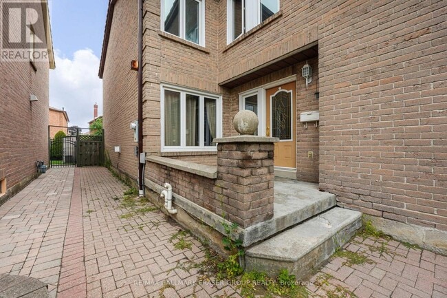 Building Photo - 44 Carlisle Crescent