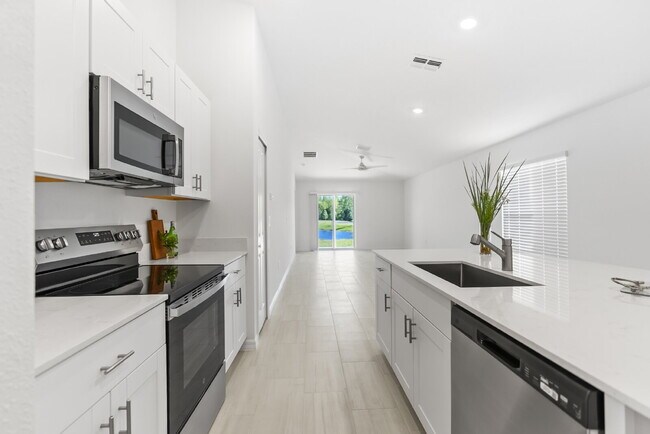 Building Photo - New Single-Family Angeline Neighborhood Ho...