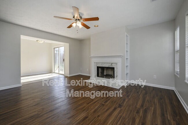 Photo - 772 Orlean Cir House