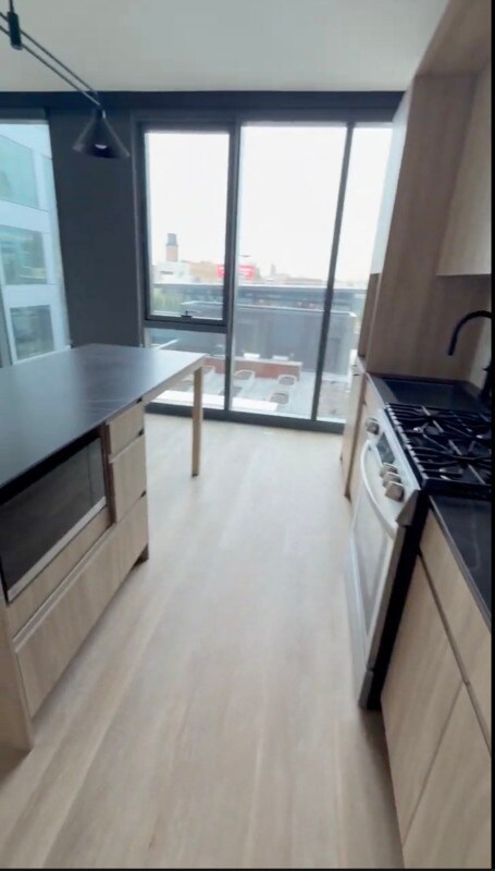 Foto del edificio - 1342 W Randolph St