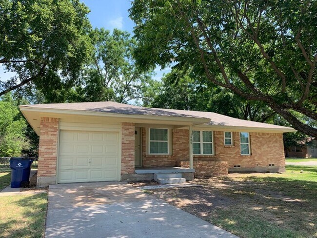 Building Photo - 1400 Glendale St