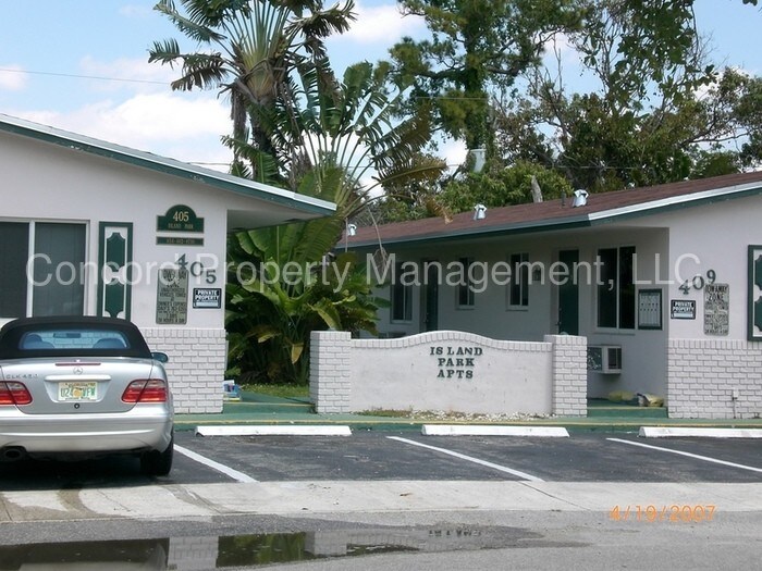 Primary Photo - Nice 1 bedroom Corner Apartment (IP)