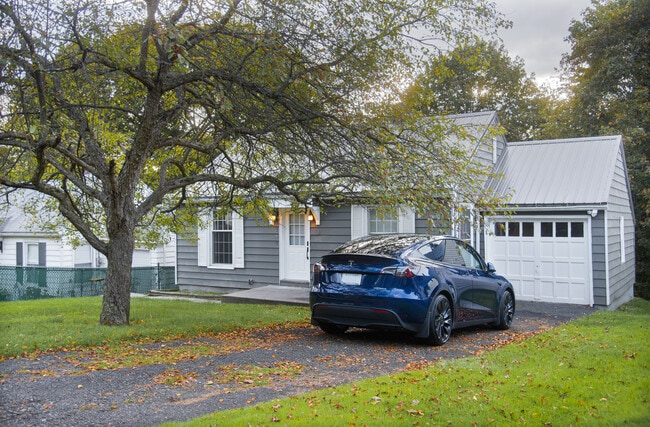 Building Photo - 202 S Washington St