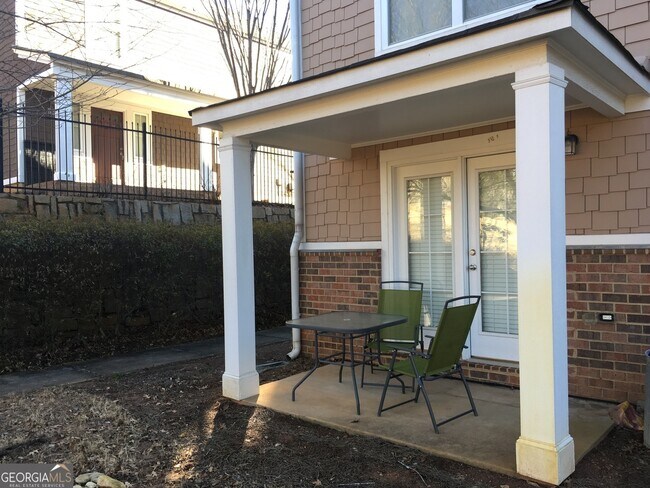 Foto del edificio - 1035 Barnett Shoals Rd