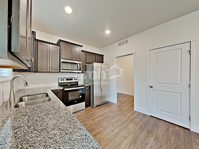 Foto del edificio - 2105 104th Dr SE