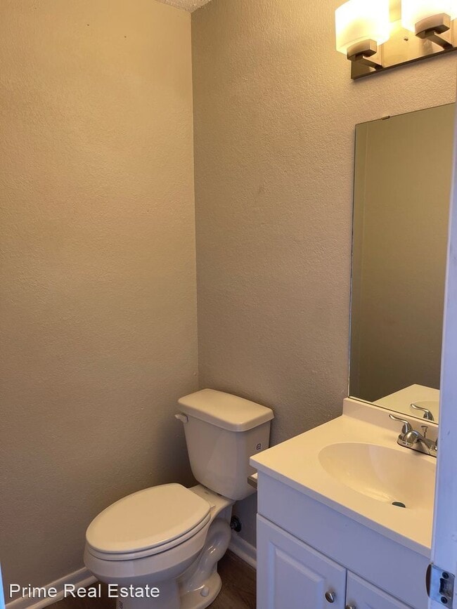 Building Photo - 3 br, 2.5 bath House - 59 S. Commons Way