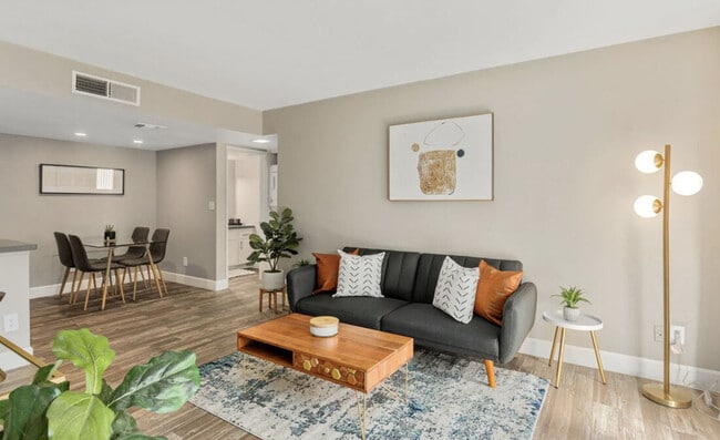 Building Photo - Raystone Apartments