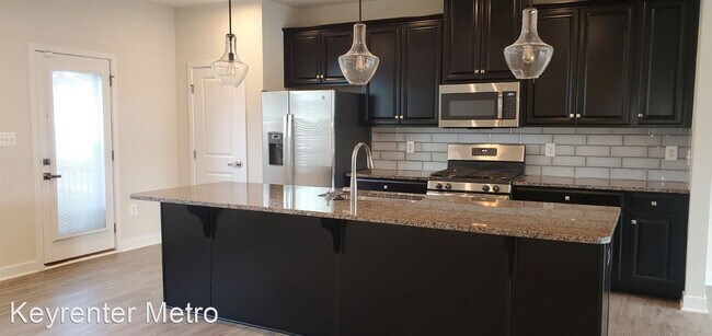 Foto del edificio - 4 br, 3.5 bath House - 4720 towne Park Rd