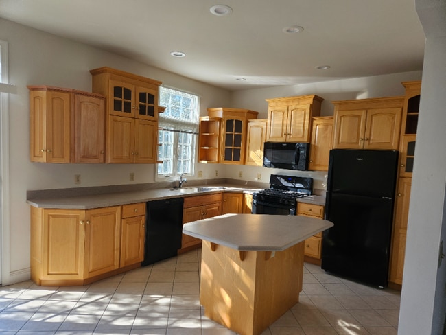 Building Photo - 2767 West Blvd