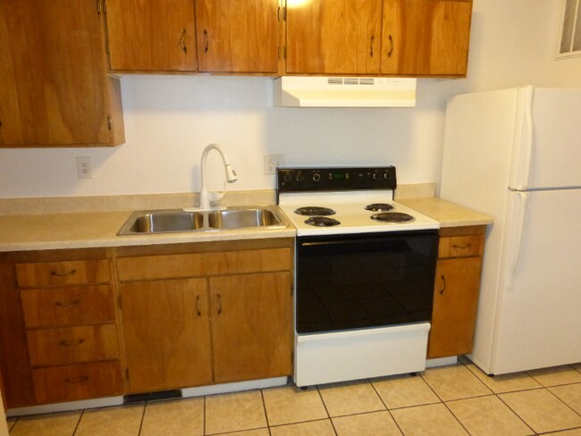 Building Photo - 2105 E 3300 S