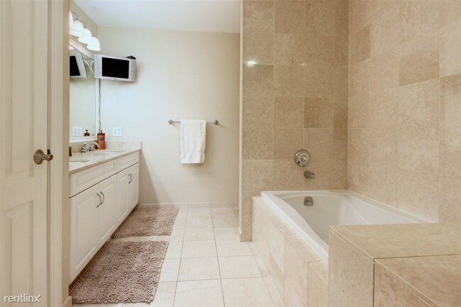 Building Photo - 2 br, 2 bath - 1160 S Citron St # 77
