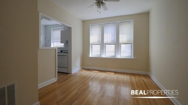 Building Photo - 1 bedroom in CHICAGO IL 60657