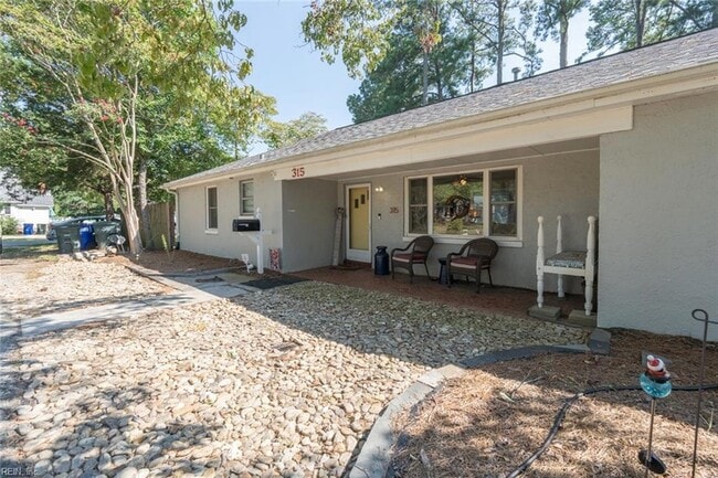 Building Photo - 315 Thole St