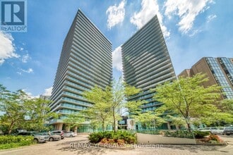Building Photo - 5500 Yonge St