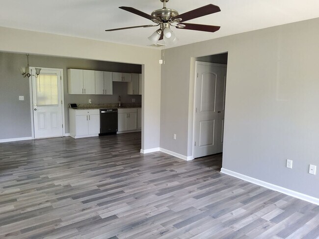 Building Photo - Welcome to Feels Like Home in Memphis, TN!