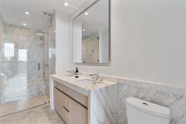 Foto del edificio - 2831 S Bayshore Dr