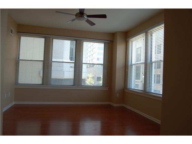 Corner Bedroom - 66 Monroe Ave