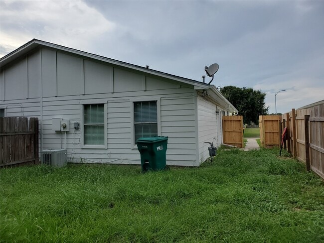 Foto del edificio - 5319 Cherie Crest Ct