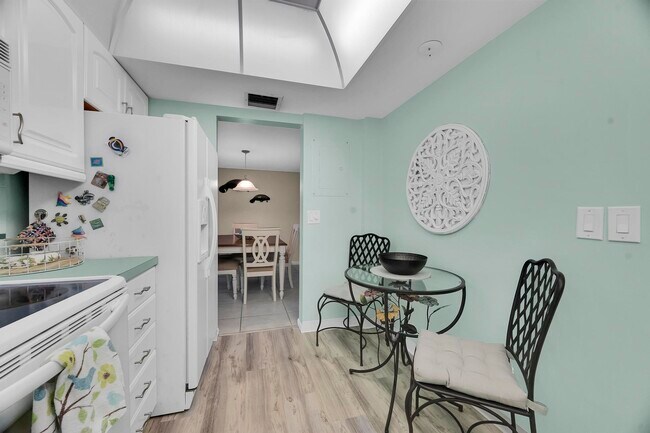 Foto del edificio - 3492 NE Causeway Blvd