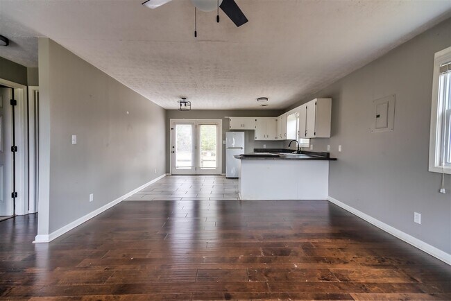 Foto del edificio - 2426 Lewisburg Rd