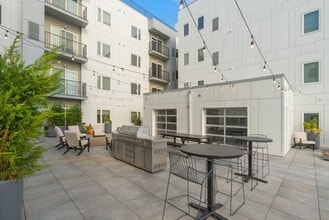 Interior Photo - Graduate Pointe