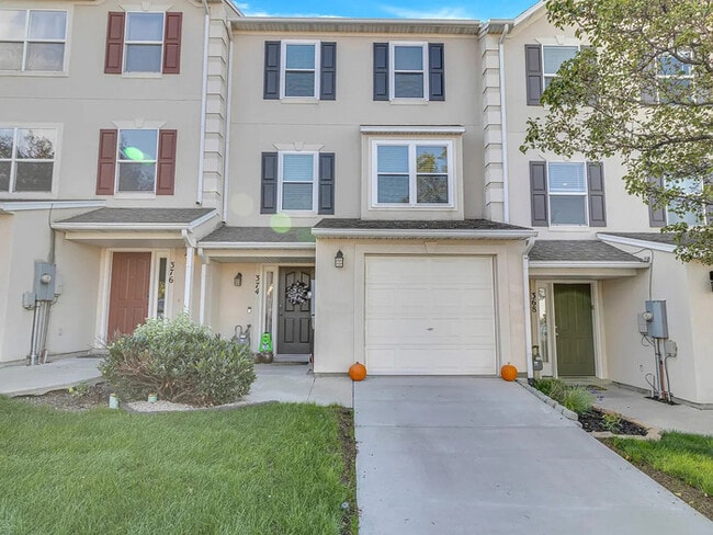 Available Soon! - Available Soon! Townhome