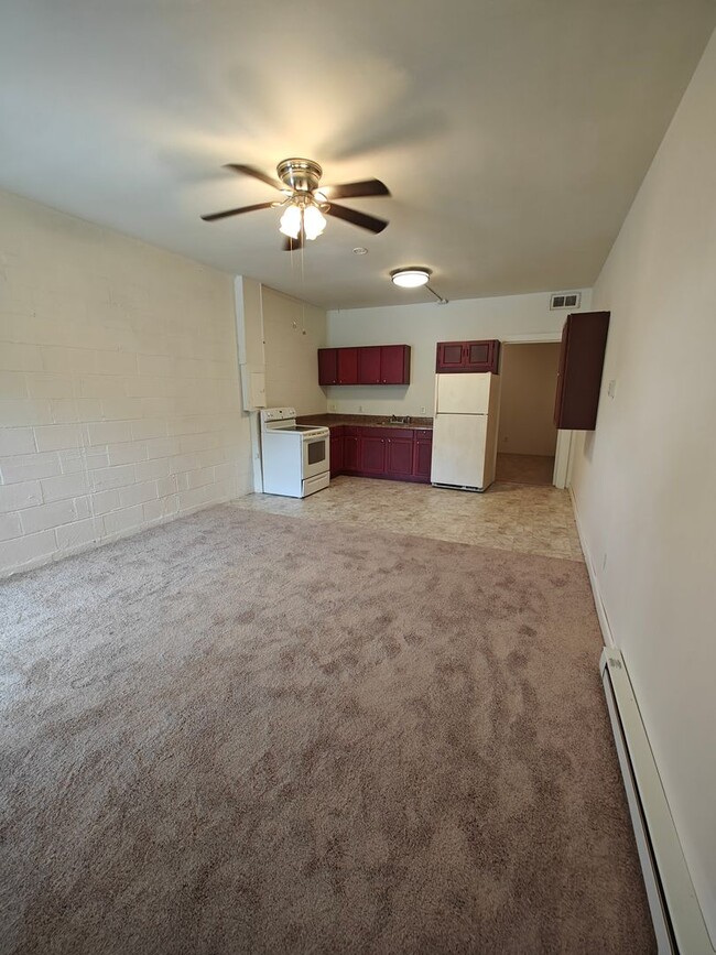 Building Photo - one bedroom apartment